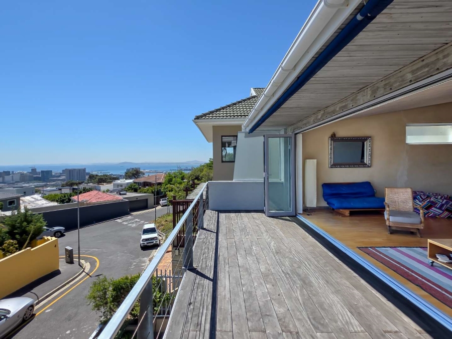 To Let 2 Bedroom Property for Rent in Vredehoek Western Cape